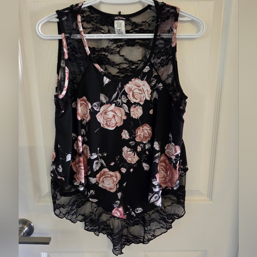 New (No Tags) V-Cut Pink Floral Black Lace Trim Sleeveless Medium Jr's Top USA